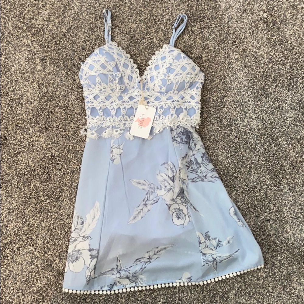 L’atiste blue, floral dress - size small.